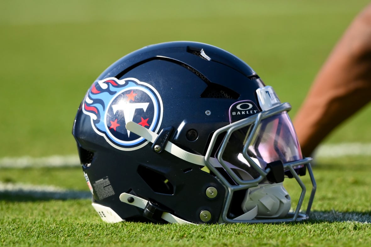 https://sportsnaut.com/wp-content/uploads/2026/01/NFL-Tennessee-Titans-Training-Camp-26698520-1180x787.jpg