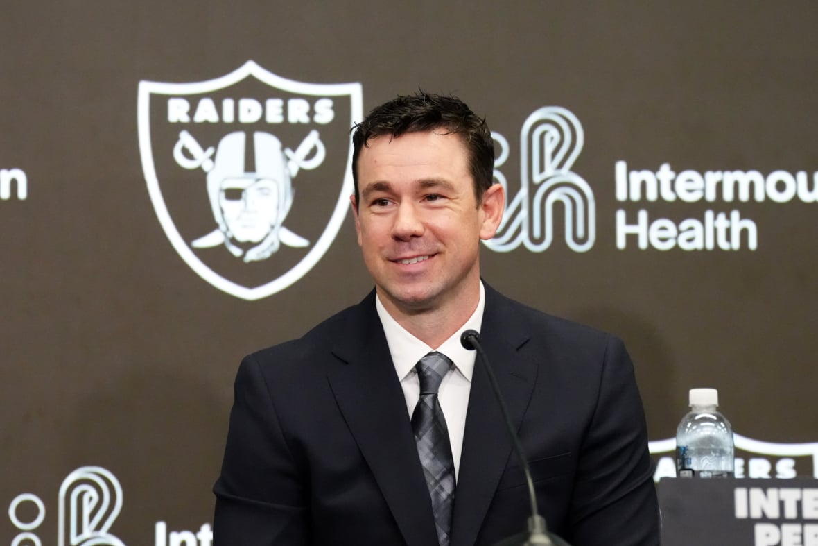 https://sportsnaut.com/wp-content/uploads/2026/02/NFL-Las-Vegas-Raiders-Head-Coach-Klint-Kubiak-Introductory-Press-Conference-28201785-1180x787.jpg